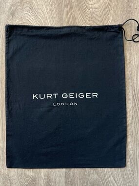 Kurt Geiger dust bag (C126)